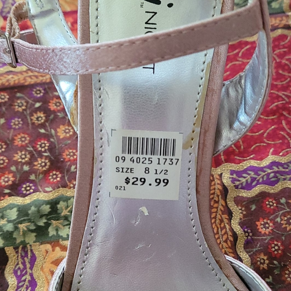 Shoes - Picture 6 of 6